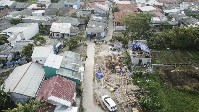 Penampakan dari Udara Rumah Rusak Diterjang Angin Puting Beliung di Bekasi - Bagian 2