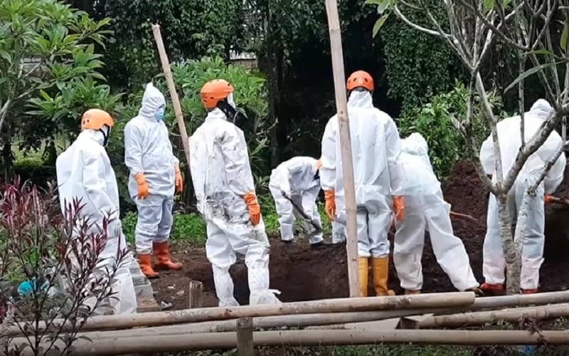 title Puluhan Makam Jenazah Covid-19 di Tarakan Dibongkar lalu Dipindahkan, Ini Penyebabnya Puluhan Makam Jenazah Covid-19 di Tarakan Dibongkar lalu Dipindahkan, Ini Penyebabnya