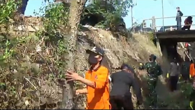 Cegah Banjir Bandang, Pemkab Madiun Bersihkan Seluruh Aliran Sungai