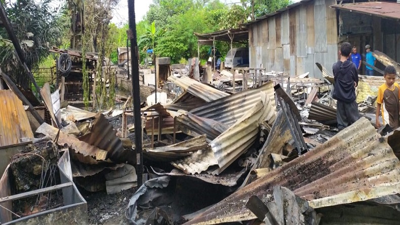 Kebakaran di Medan Polonia, Warung Bakso Ludes Dilalap Api
