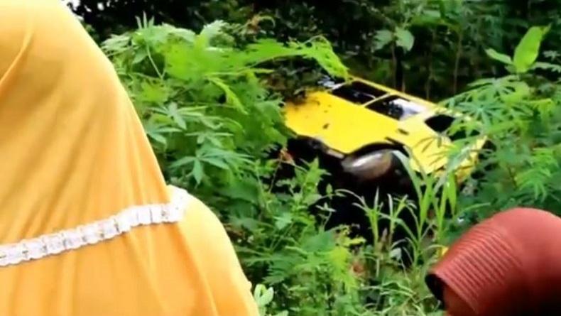 Angkutan Umum Masuk Jurang di Ciamis, 1 Penumpang Tewas 6 Luka-Luka