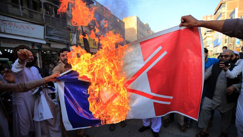 Aksi Kecam Presiden Prancis soal Kartun Nabi Muhammad Meluas di Timur Tengah - Bagian 2