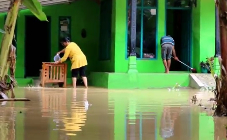 Banjir di Ciamis Rendam Ratusan Rumah Setinggi 3 Meter, Warga Sempat Mengungsi