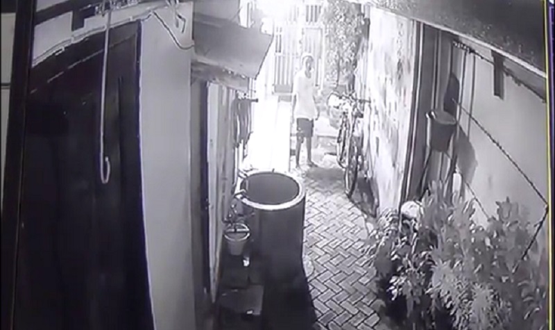 Aksi Pencurian Sepeda di Surabaya Terekam Kamera CCTV