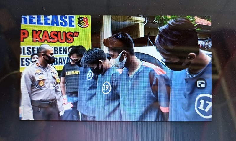 Sindikat Pencuri Motor dan Pemalsu STNK di Surabaya Diringkus Polisi