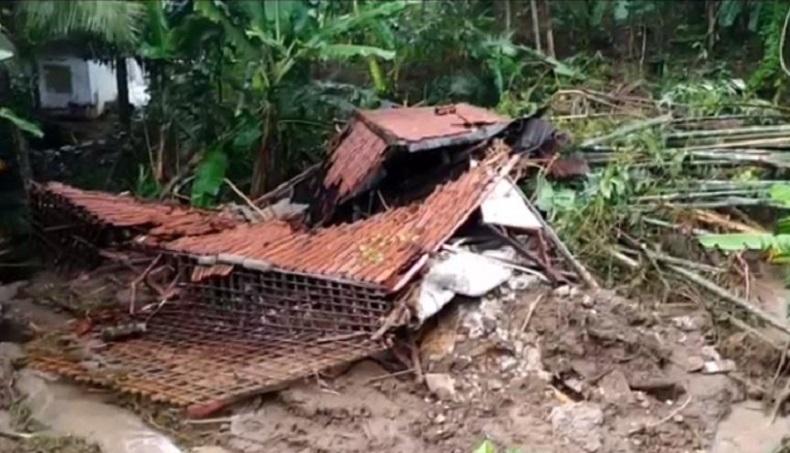 Tanah Longsor Timpa Rumah di Pangandaran, Pasutri Tewas