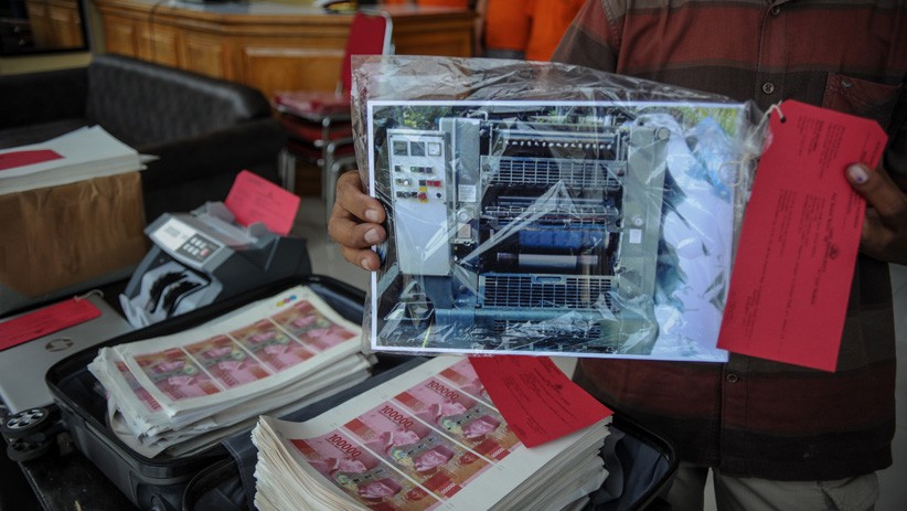 Polrestabes Bandung Amankan Rp800 Juta Uang Palsu - Bagian 2
