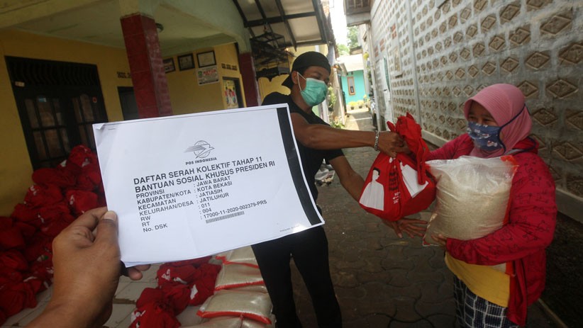 Warga Bekasi Dapat Bansos Tahap 11 dari Presiden Jokowi - Bagian 2