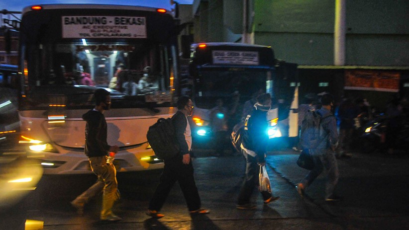 Jumlah Penumpang Bus Terminal Bekasi Turun 10 Persen - Bagian 1