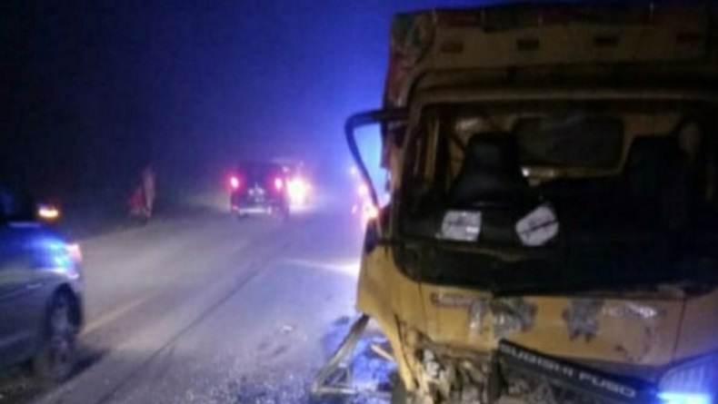 Avanza Berpenumpang 2 Prajurit TNI AD Tabrak Truk di Simalungun, 1 Korban Tewas