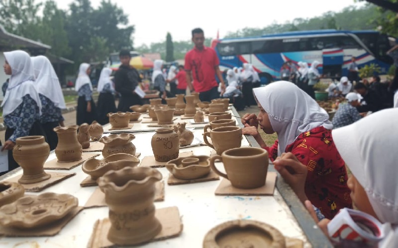 Litbang Keramik Purwakarta. Foto/Diskominfo Purwakarta