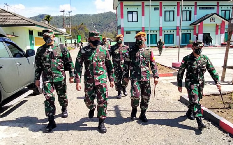 Kasdam Iv Diponegoro Tinjau Satgas Yonarmed 3 105 Tarik Di Perbatasan Ri Rdtl Bagian 1