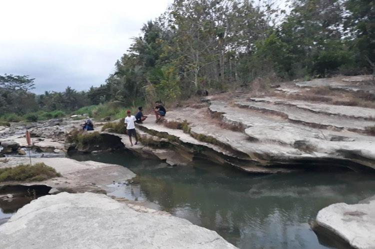 Lempeng Kedung Kemin, Objek Wisata Baru di Kulonprogo dengan Struktur Batuan yang Unik 