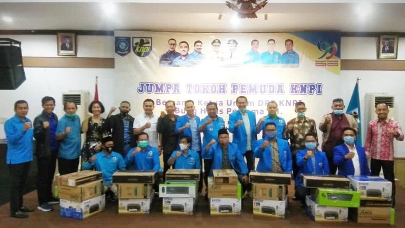 Momen Sumpah Pemuda, KNPI Bagi-bagi Komputer kepada Kader di Babel