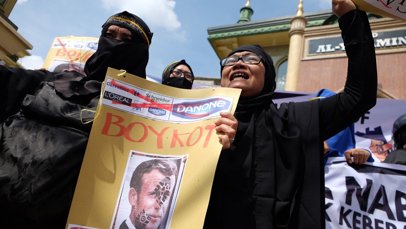 Aksi Injak Foto Presiden Emmanuel Macron dan Boikot Produk Prancis di Medan - Bagian 2