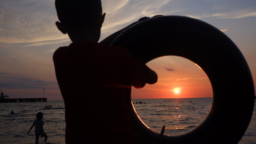 Berburu Sunset Pantai Barombong Makassar bersama Keluarga - Bagian 4