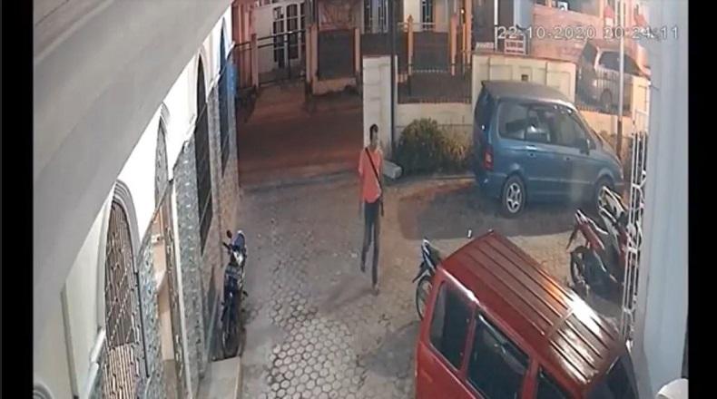 Motor Diparkir di Masjid Kota Padang Hilang Dicuri, Aksi Pelaku Terekam CCTV
