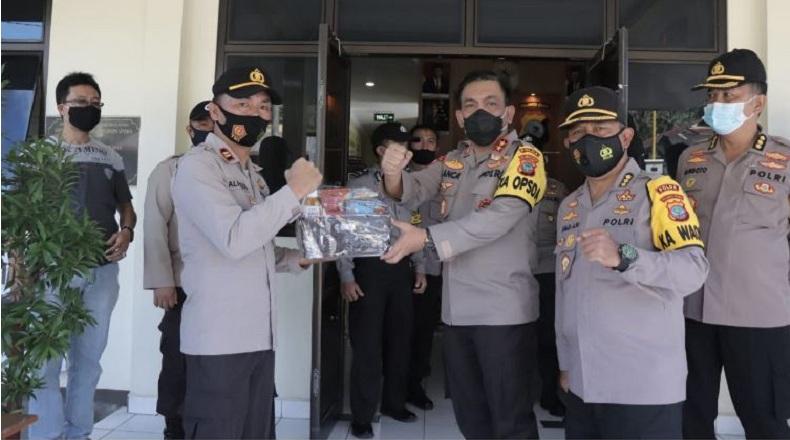 title Sidak Polsek Tomohon Utara, Ini Pesan Kapolda Sulut Irjen Pol RZ Panca Putra Sidak Polsek Tomohon Utara, Ini Pesan Kapolda Sulut Irjen Pol RZ Panca Putra