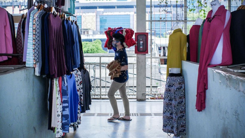 Pandemi Covid-19, Pasar Tanah Abang Sepi Pembeli - Bagian 3