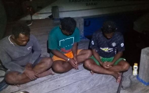 title 3 Nelayan Ditangkap Diduga Pakai Bom Ikan di Taman Nasional Komodo 3 Nelayan Ditangkap Diduga Pakai Bom Ikan di Taman Nasional Komodo
