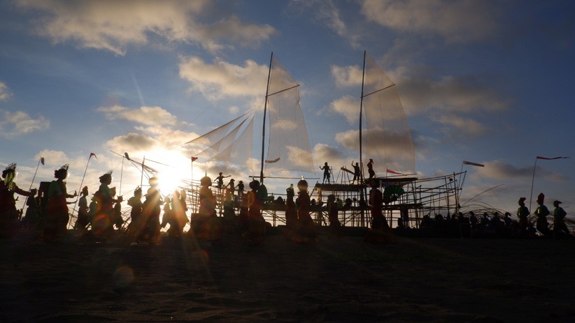 Kemeriahan Festival Seni dan Budaya Gau Maraja di Pantai Akkarena Makassar - Bagian 2