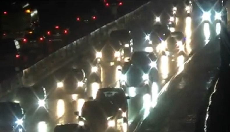 Arus Balik ke Jakarta di Tol Purbaleunyi Padat, Truk Besar Dilarang Melintas