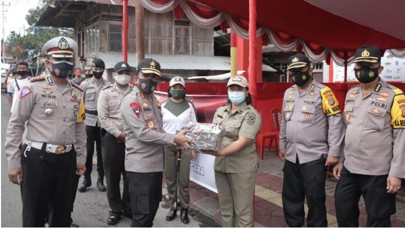 title Kapolda Sulut Semangati Personel yang Tugas Pengamanan di Minahasa Tenggara Kapolda Sulut Semangati Personel yang Tugas Pengamanan di Minahasa Tenggara