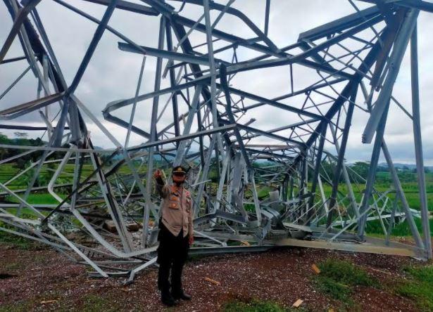 Tower SUTET di Batang Roboh Timpa 2 Petani, Polisi Turun Tangan