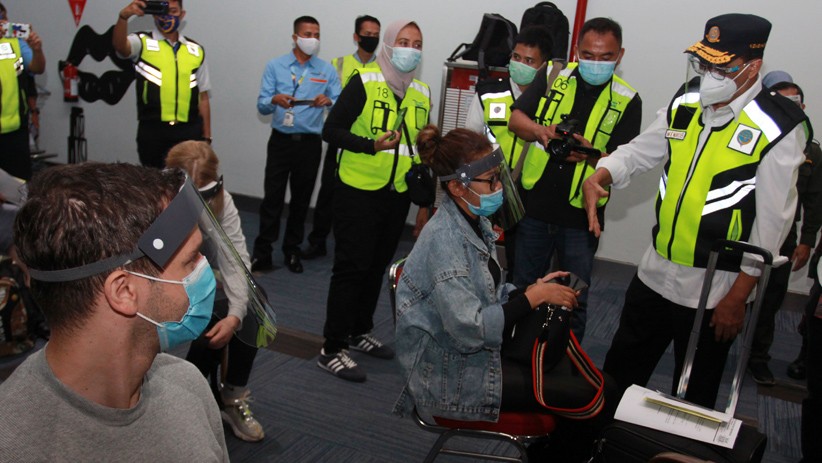 Menhub Cek Arus Balik Libur Panjang di Bandara Soekarno Hatta - Bagian 1