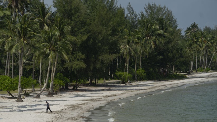 Menikmati Keindahan Alam Pantai Teluk Lagoi Bintan - Bagian 1
