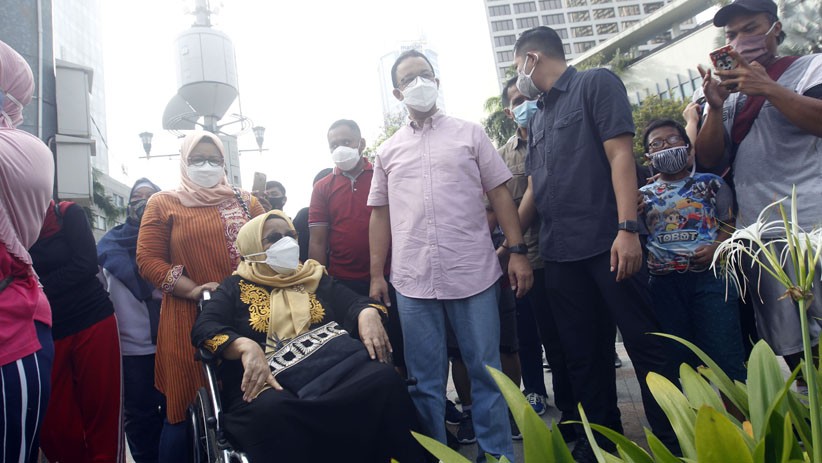 Anies Baswedan Ajak Ibunda Sapa Warga Jakarta di Bundaran HI - Bagian 3
