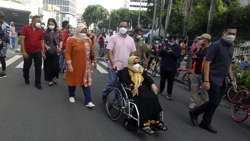 Anies Baswedan Ajak Ibunda Sapa Warga Jakarta di Bundaran HI - Bagian 1