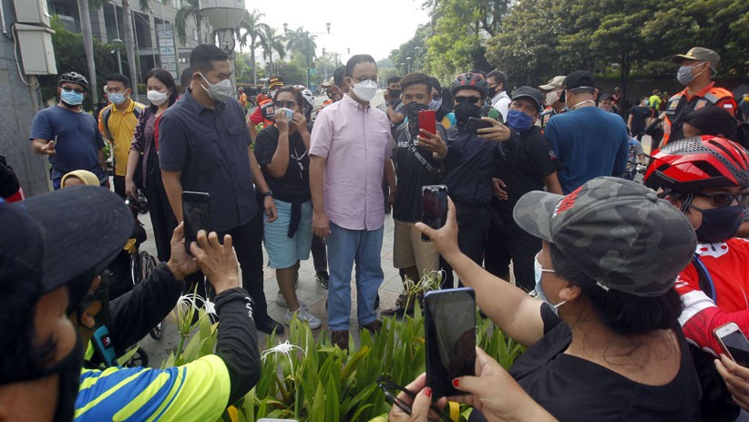 Anies Baswedan Ajak Ibunda Sapa Warga Jakarta di Bundaran HI - Bagian 4