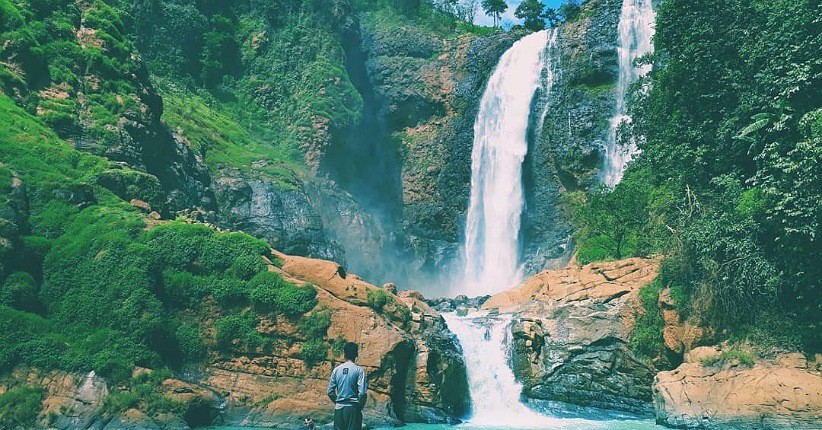 Pesona Curug Puncak Manik, Indah Terletak di Pinggiran ...