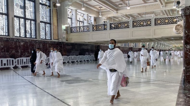 title Belasan Jemaah Positif Covid-19, Arab Saudi Setop Sementara Visa Umrah untuk Indonesia Belasan Jemaah Positif Covid-19, Arab Saudi Setop Sementara Visa Umrah untuk Indonesia