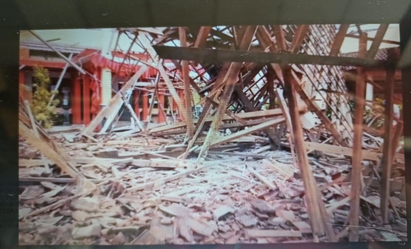 Hujan 3 Hari, Pendopo Kelurahan di Kabupaten Jember Ambruk