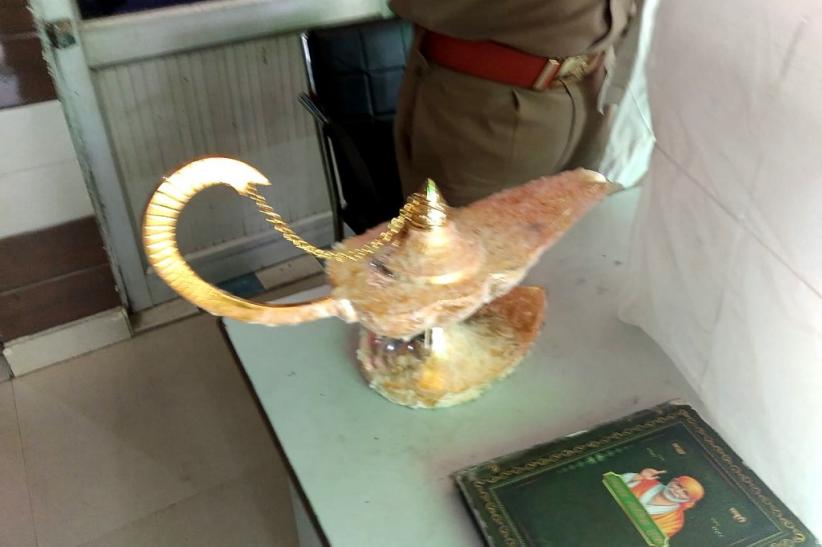 Ada-ada Saja, Dokter Ini Tertipu Rp1,36 Miliar untuk Lampu Jin Palsu 