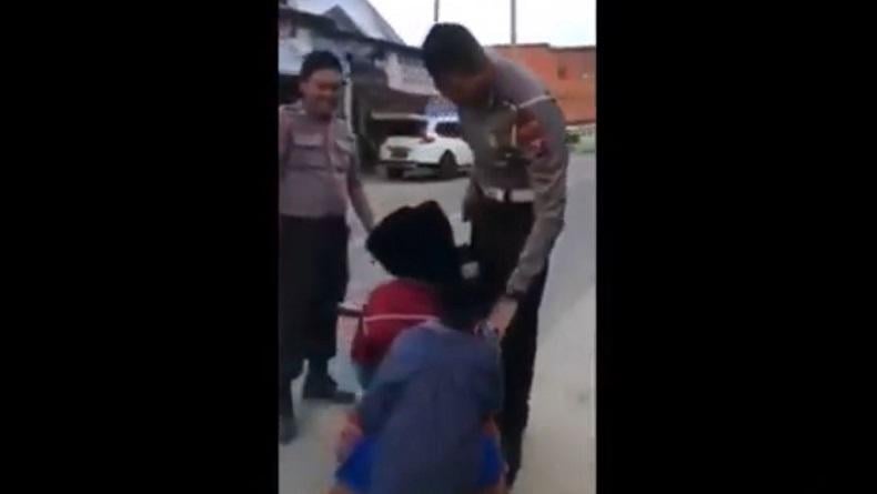 Video 3 Bocah SD Dihentikan Polisi saat Naik Motor Trail Mini di Sampang Viral