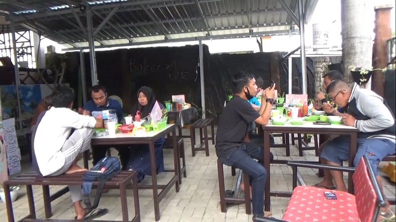 Menyehatkan, Bakso Sayur di Wajo Ramai Didatangi Pengunjung