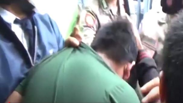 Video 3 Pencuri Ponsel di Makassar Dikepung Warga, Satu Pelaku Gendong Balita