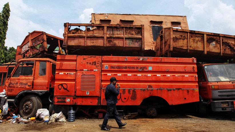 Tumpukan Bangkai Kendaraan Dinas Lingkungan Hidup DKI Jakarta - Bagian 3