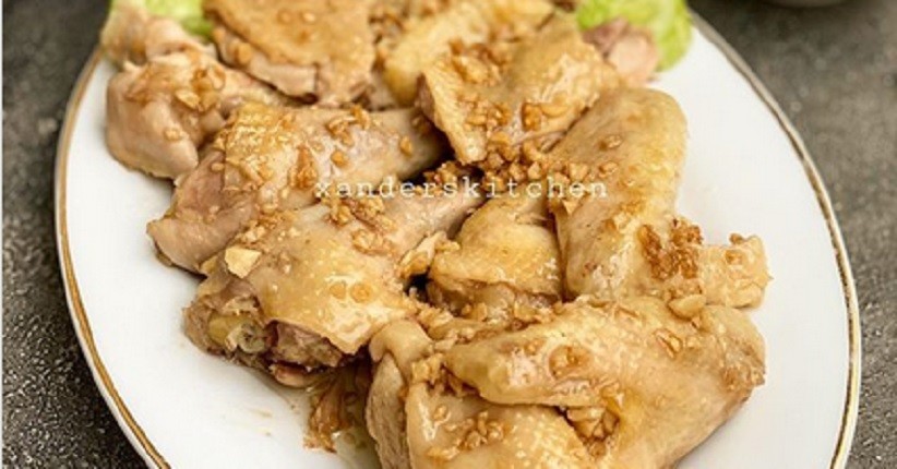 Resep Ayam Rebus Bumbu Bawang Putih, Enak Dimakan dengan Nasi Hainan