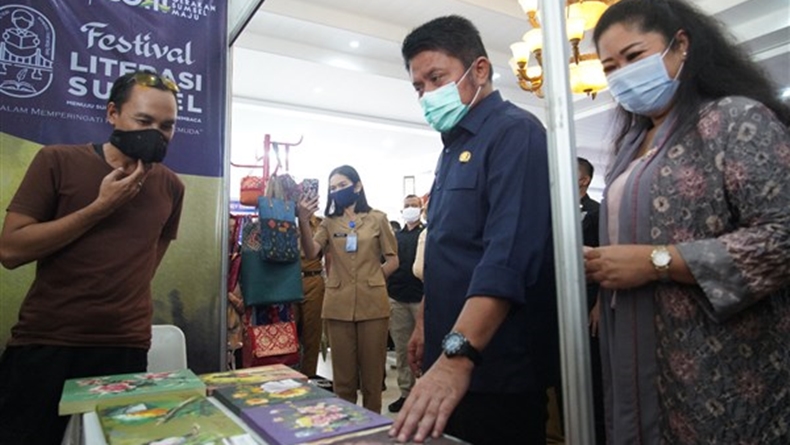 Gubernur Herman Deru: Gemar Membaca Itu Kunci Kesuksesan