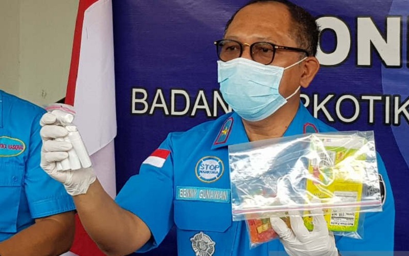title Waspada, BNN Jateng Temukan Puluhan Butir Permen Diduga Mengandung Narkoba dari Amerika Waspada, BNN Jateng Temukan Puluhan Butir Permen Diduga Mengandung Narkoba dari Amerika