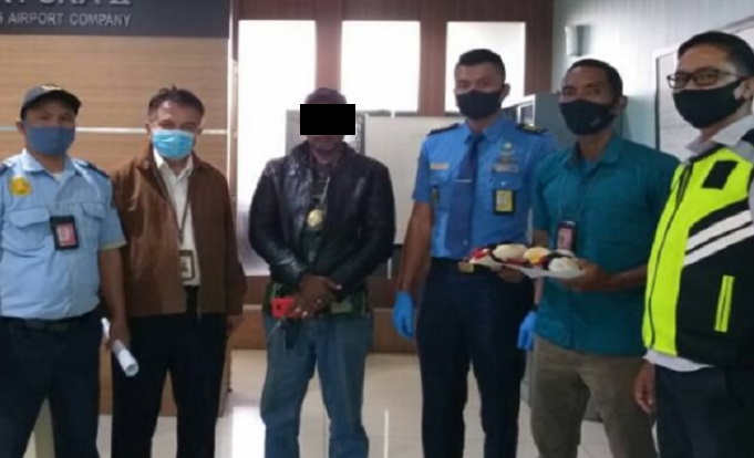 Nekat Curi 2 Pelampung Pesawat Lion Air, Warga Cianjur Ditangkap di Bandara Kualanamu