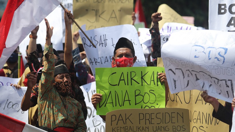 Dana BOS Dipotong 50 Persen, Guru Swasta se-Kediri Gelar Unjuk Rasa - Bagian 2