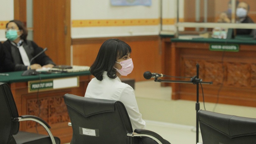 Vanessa Angel Divonis 3 Bulan Penjara - Bagian 3