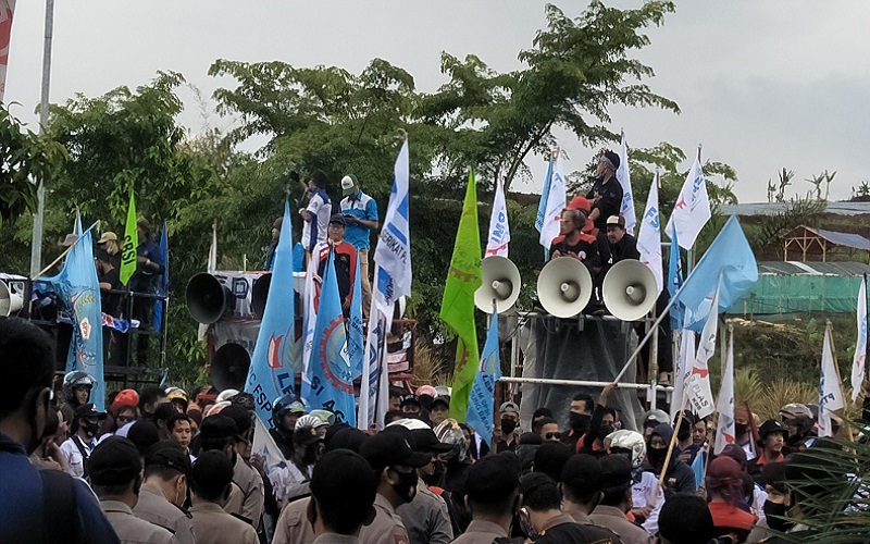Geruduk Kantor Bupati, Perwakilan Buruh KBB Tuntut Aa Umbara Realisasikan Janji Politik