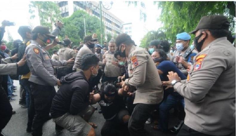 Demo Mahasiswa di Banjarmasin, 1 Orang Diamankan Polisi