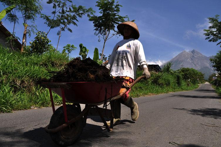 Status Merapi Siaga, Pemkab Magelang Siap Evakuasi Warga